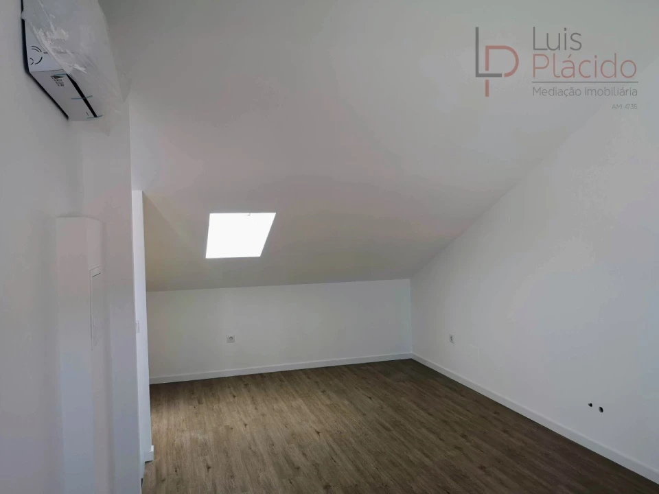 Moradia T2 para Venda em Longueira/Almograve Foto 30