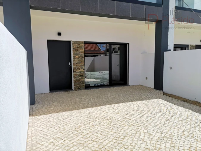 Moradia T2 para Venda em Longueira/Almograve Foto 5