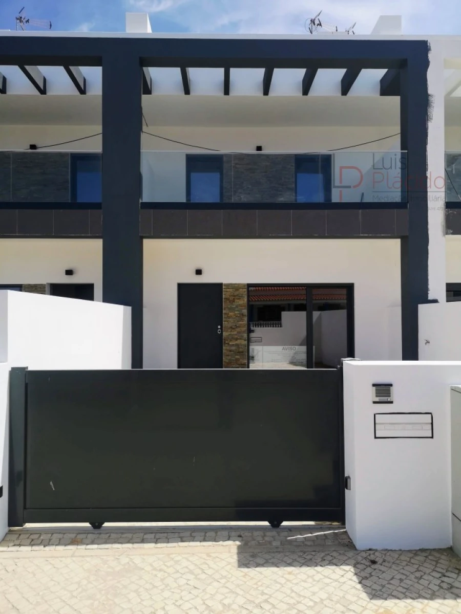 Moradia T2 para Venda em Longueira/Almograve Foto 7