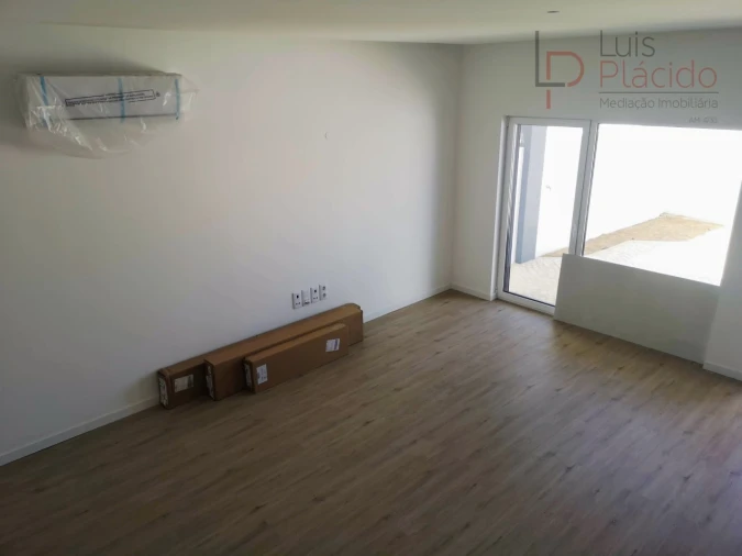 Moradia T2 para Venda em Longueira/Almograve Foto 11