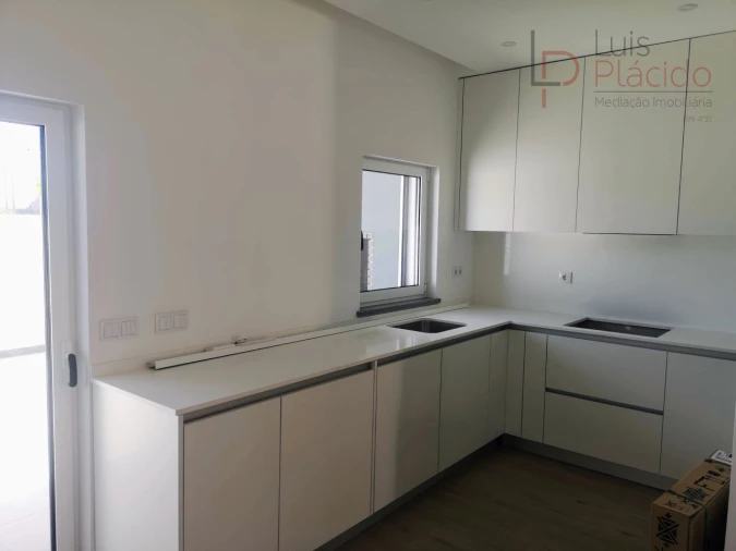 Moradia T2 para Venda em Longueira/Almograve Foto 12