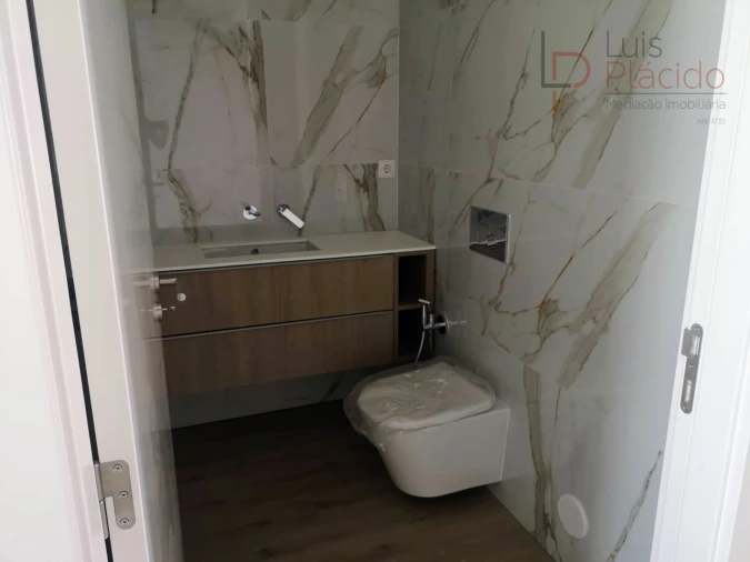 Moradia T2 para Venda em Longueira/Almograve Foto 18