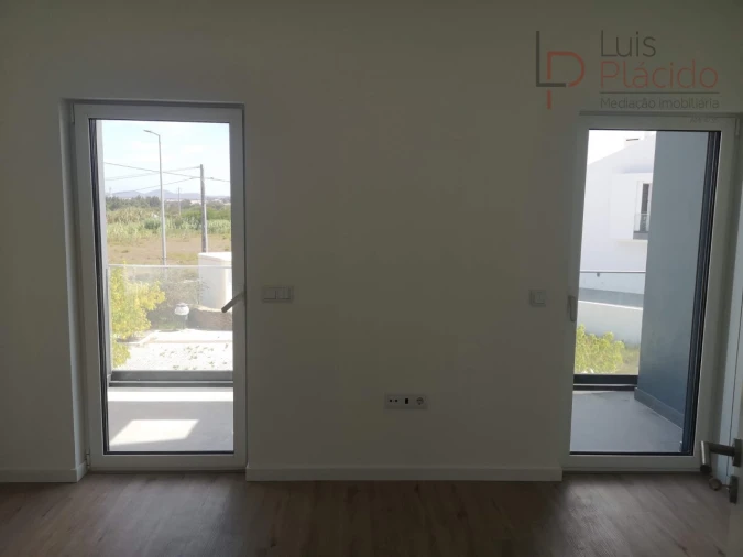 Moradia T2 para Venda em Longueira/Almograve Foto 21