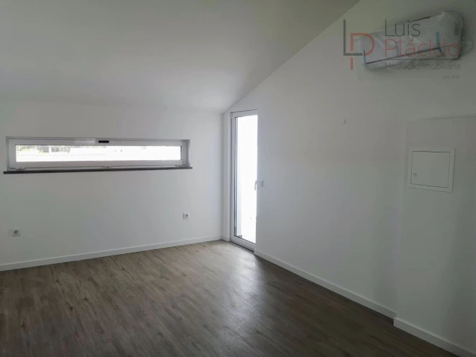 Moradia T2 para Venda em Longueira/Almograve Foto 29