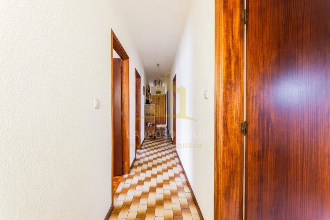 Moradia T6 para Venda em Lanhoso Foto 16