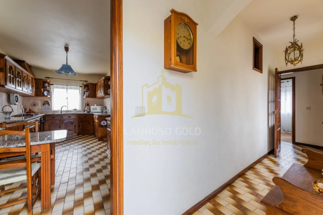 Moradia T6 para Venda em Lanhoso Foto 6