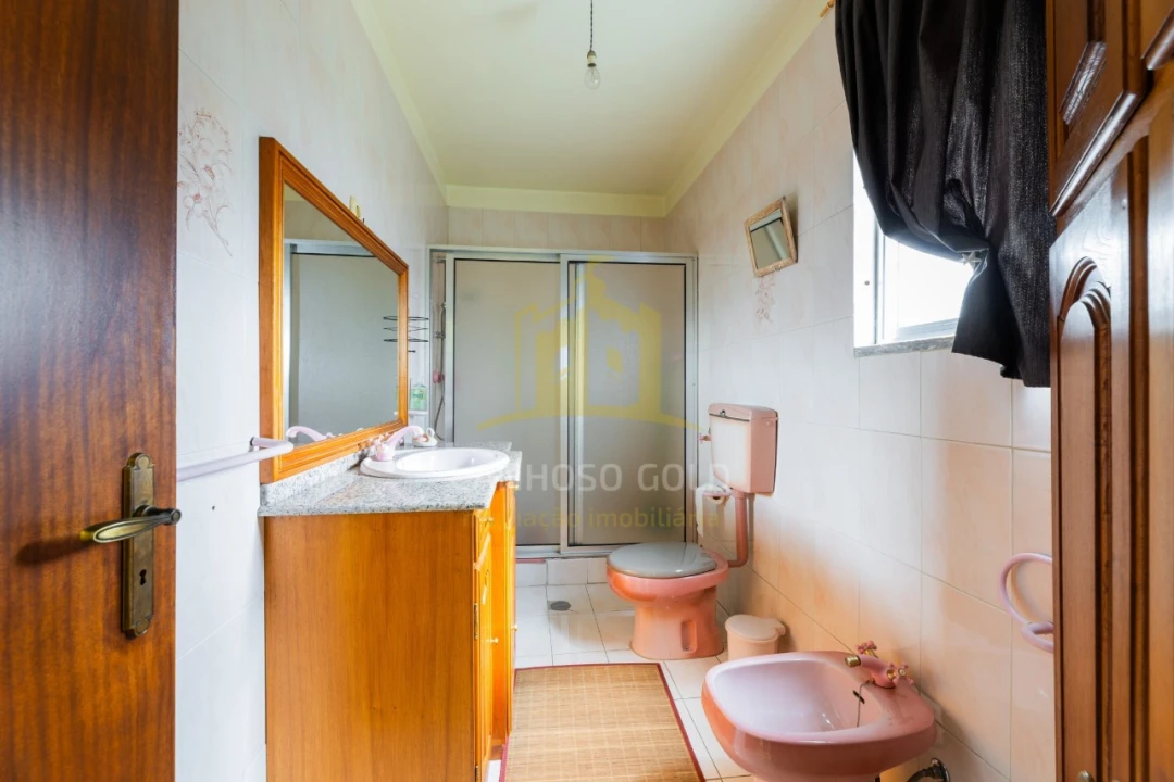 Moradia T6 para Venda em Lanhoso Foto 8