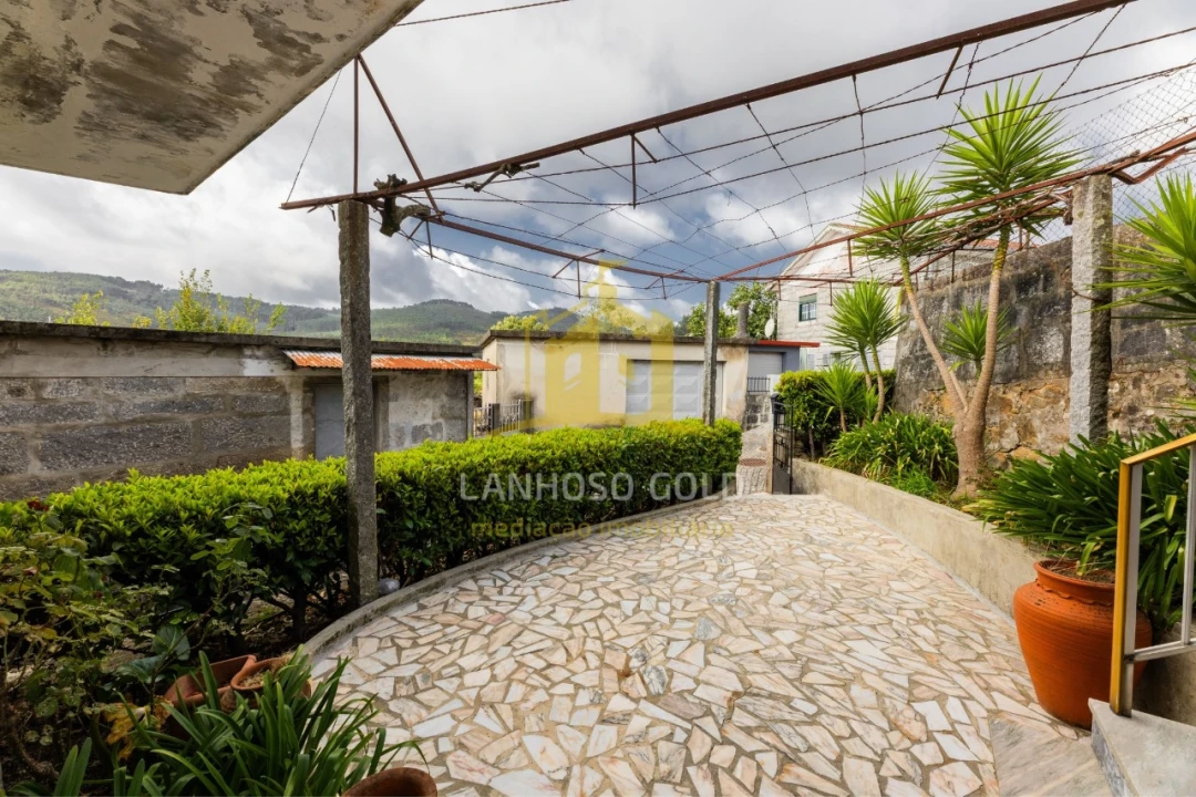 Moradia T6 para Venda em Lanhoso Foto 30