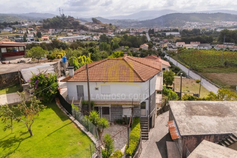 Moradia T6 para Venda em Lanhoso