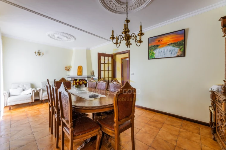 Moradia T6 para Venda em Lanhoso Foto 3