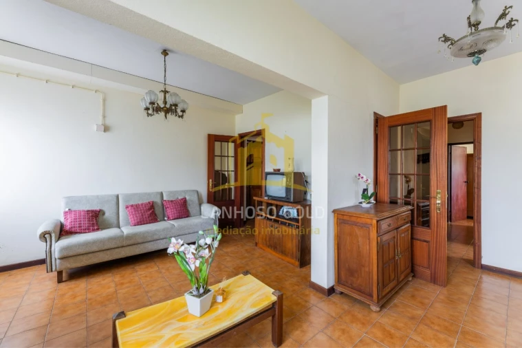 Moradia T6 para Venda em Lanhoso Foto 22