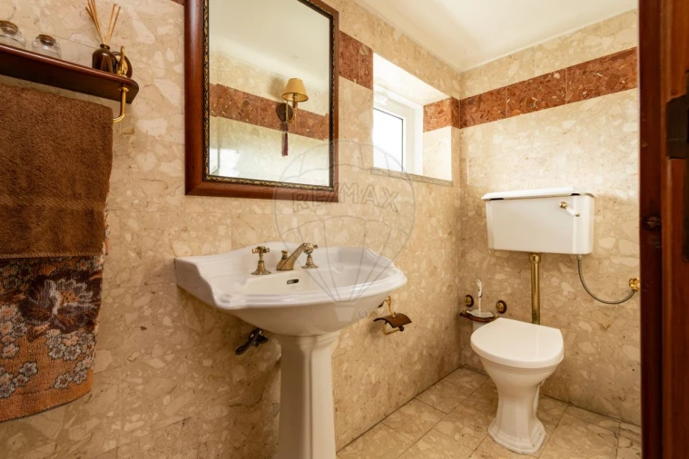 Moradia T5 para Venda em Lamego (Almacave e Sé) Foto 14