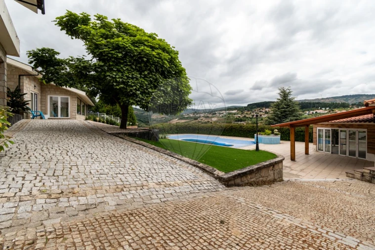 Moradia T5 para Venda em Lamego (Almacave e Sé) Foto 37