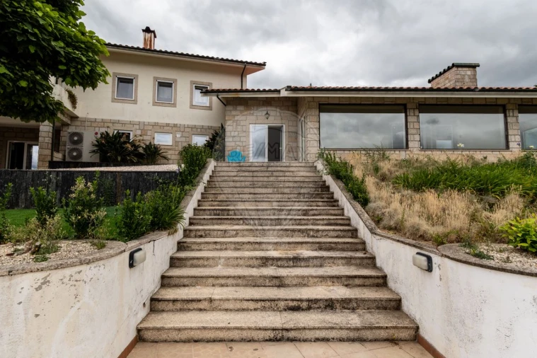 Moradia T5 para Venda em Lamego (Almacave e Sé) Foto 38