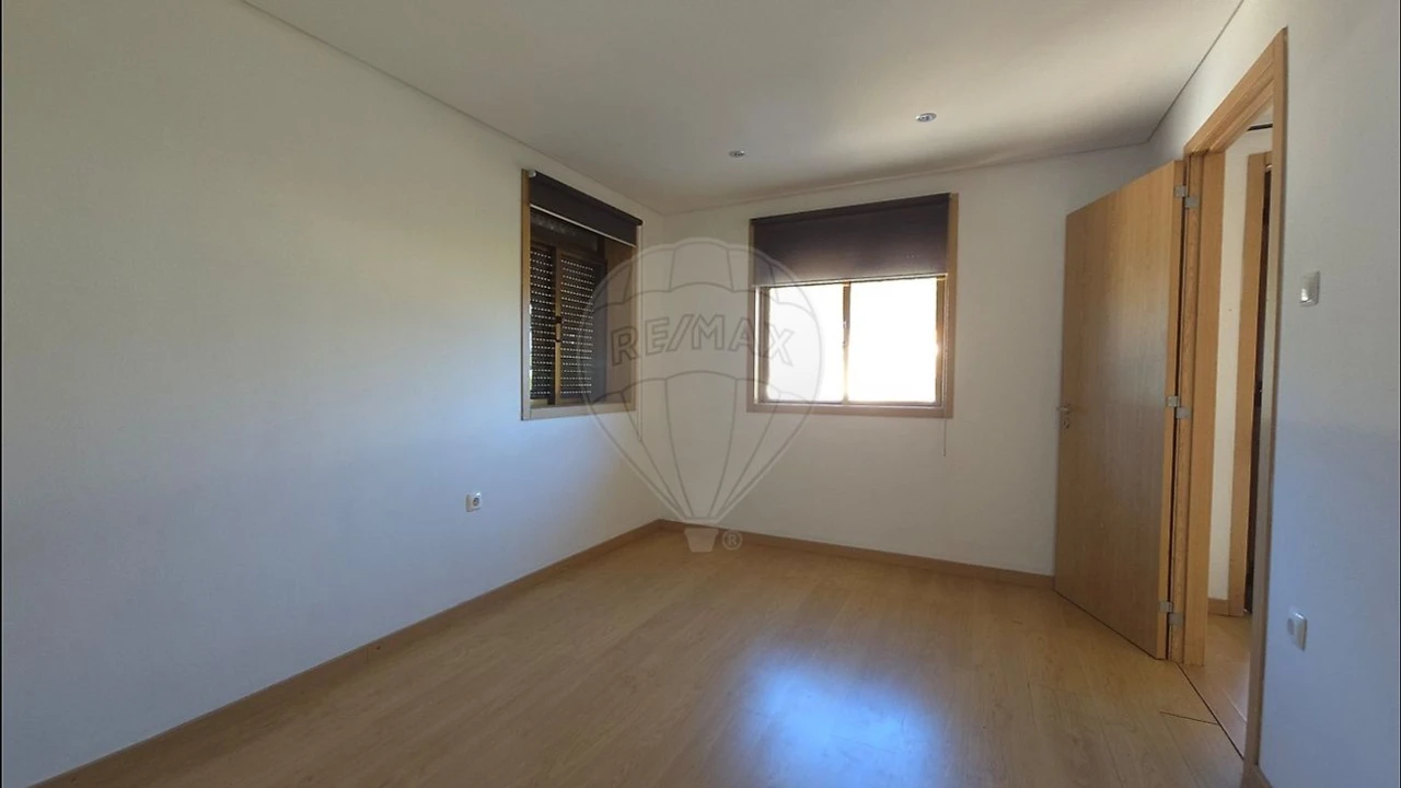 Moradia T4 para Venda em Loureiro Foto 40