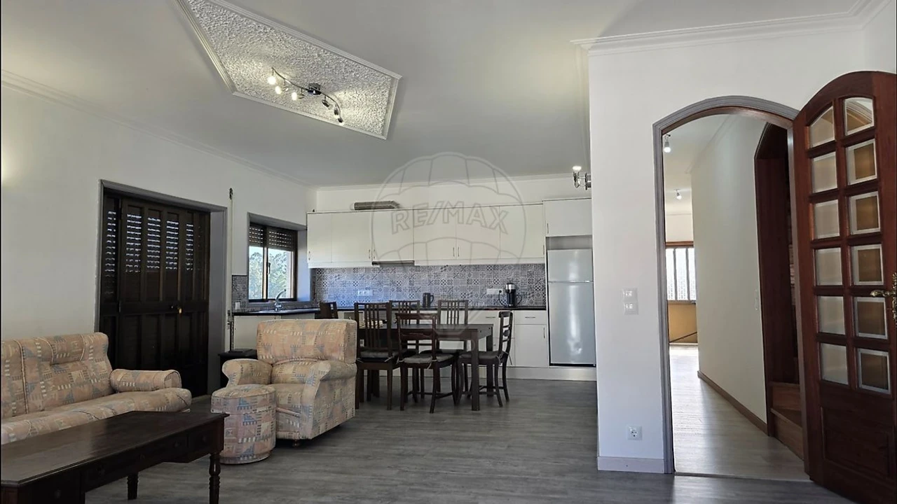 Moradia T4 para Venda em Loureiro Foto 28