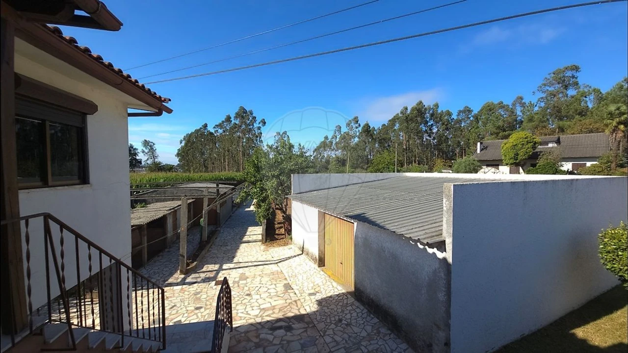 Moradia T4 para Venda em Loureiro Foto 36