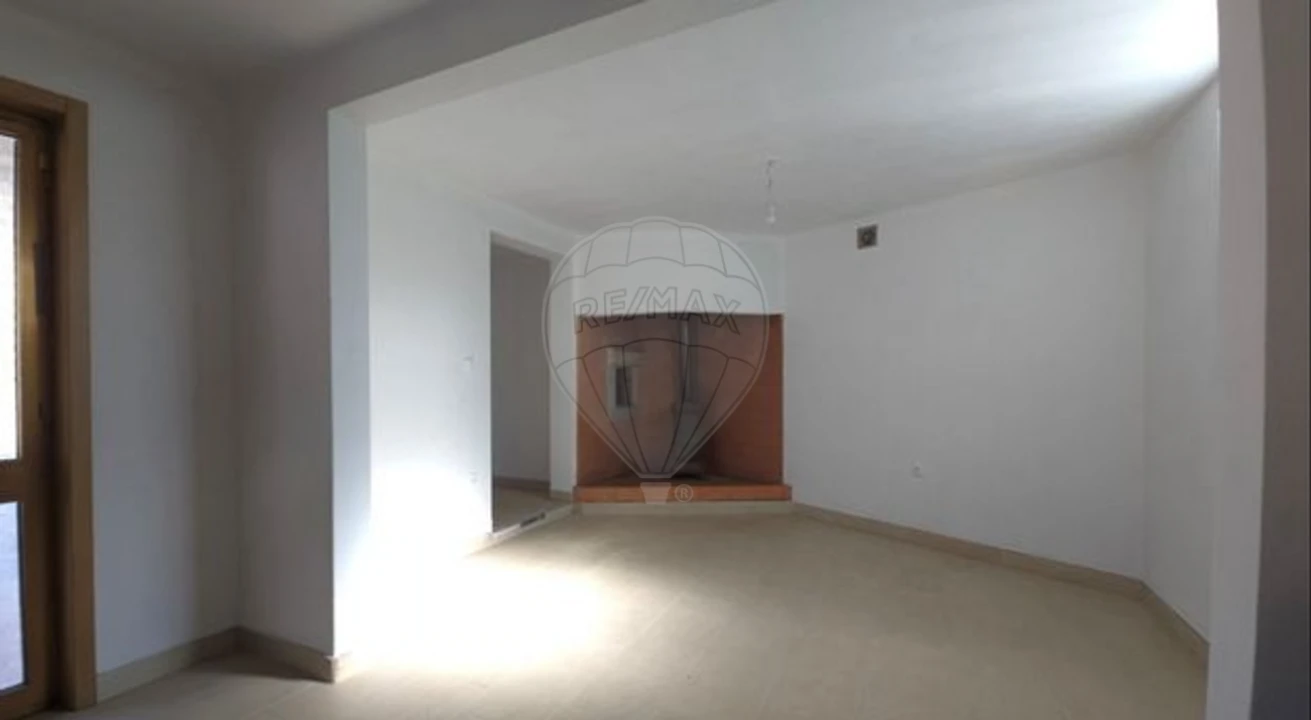 Moradia T4 para Venda em Loureiro Foto 15