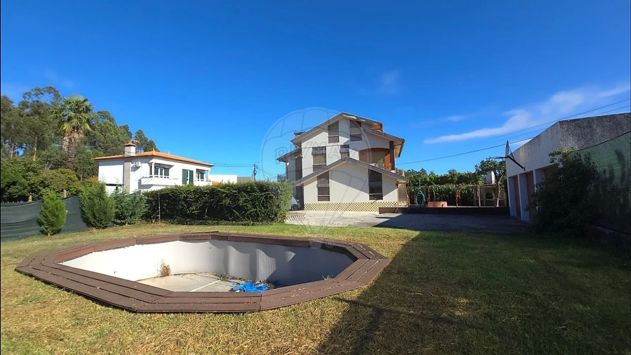 Moradia T4 para Venda em Loureiro Foto 22