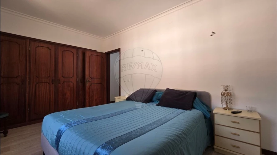 Moradia T4 para Venda em Loureiro Foto 21