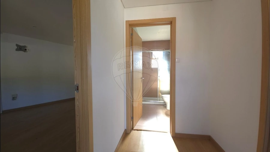 Moradia T4 para Venda em Loureiro Foto 18