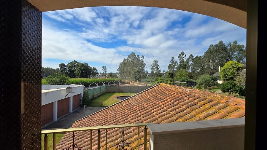 Moradia T4 para Venda em Loureiro Foto 9