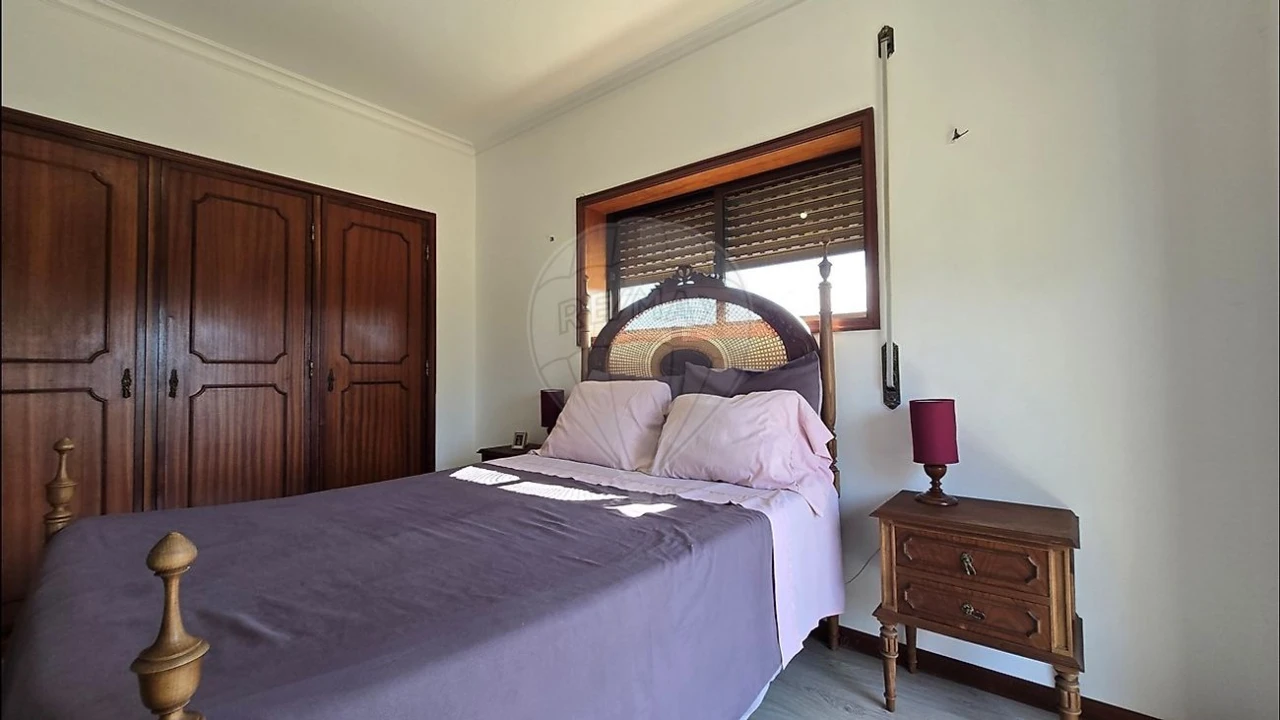 Moradia T4 para Venda em Loureiro Foto 10