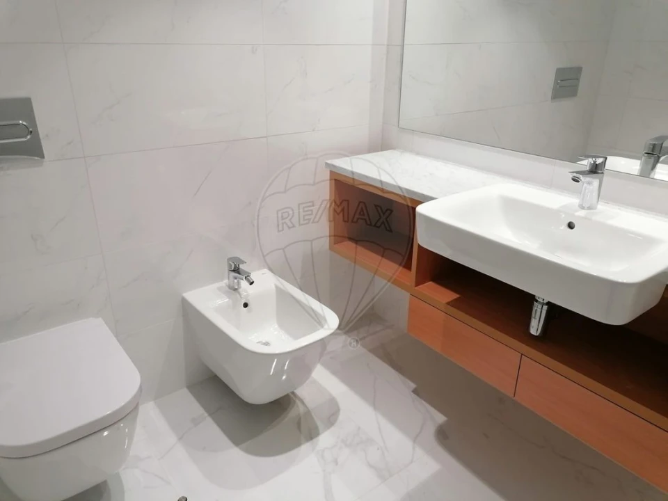 Apartamento T2 para Arrendamento em Lumiar Foto 18