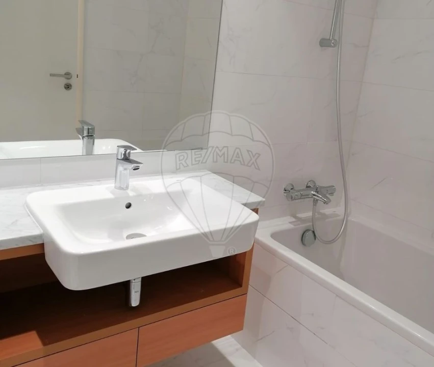 Apartamento T2 para Arrendamento em Lumiar Foto 16