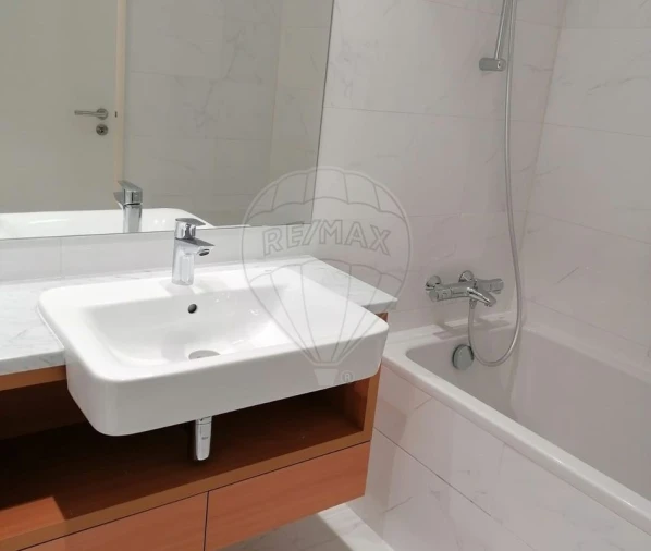 Apartamento T2 para Arrendamento em Lumiar Foto 16