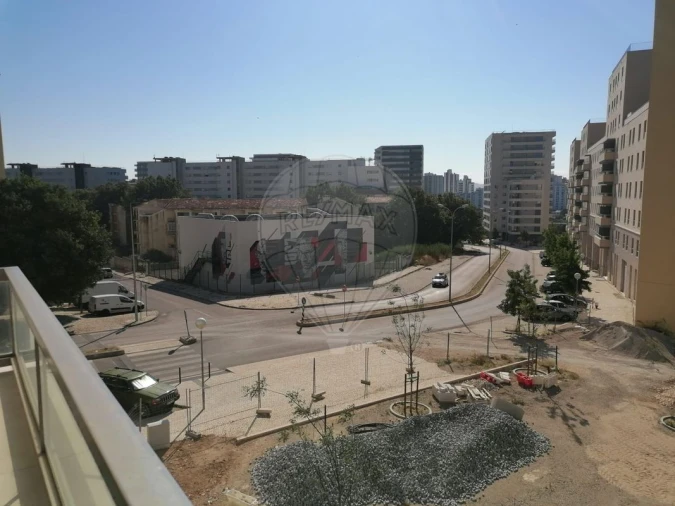 Apartamento T2 para Arrendamento em Lumiar Foto 11