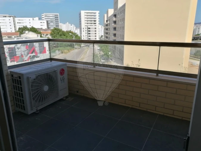 Apartamento T2 para Arrendamento em Lumiar Foto 9