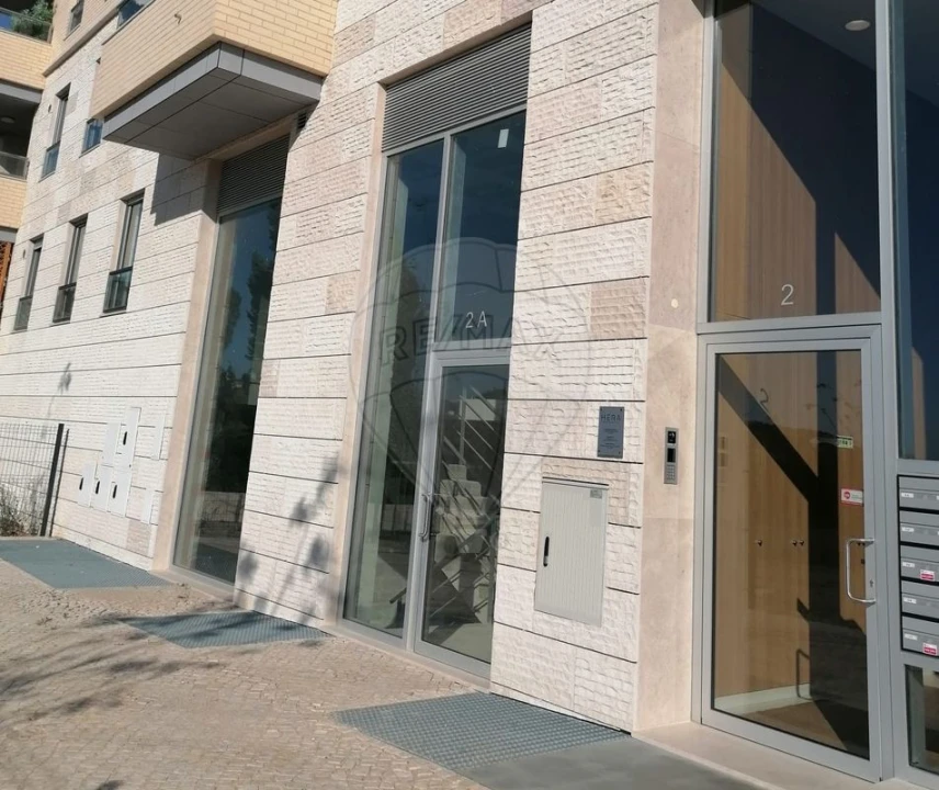 Apartamento T2 para Arrendamento em Lumiar Foto 1