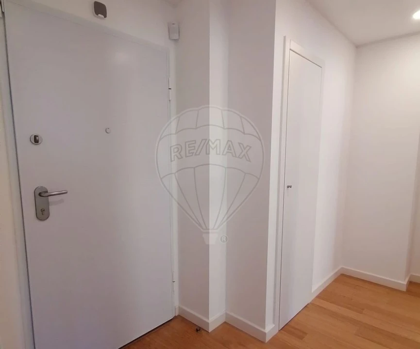 Apartamento T2 para Arrendamento em Lumiar Foto 15