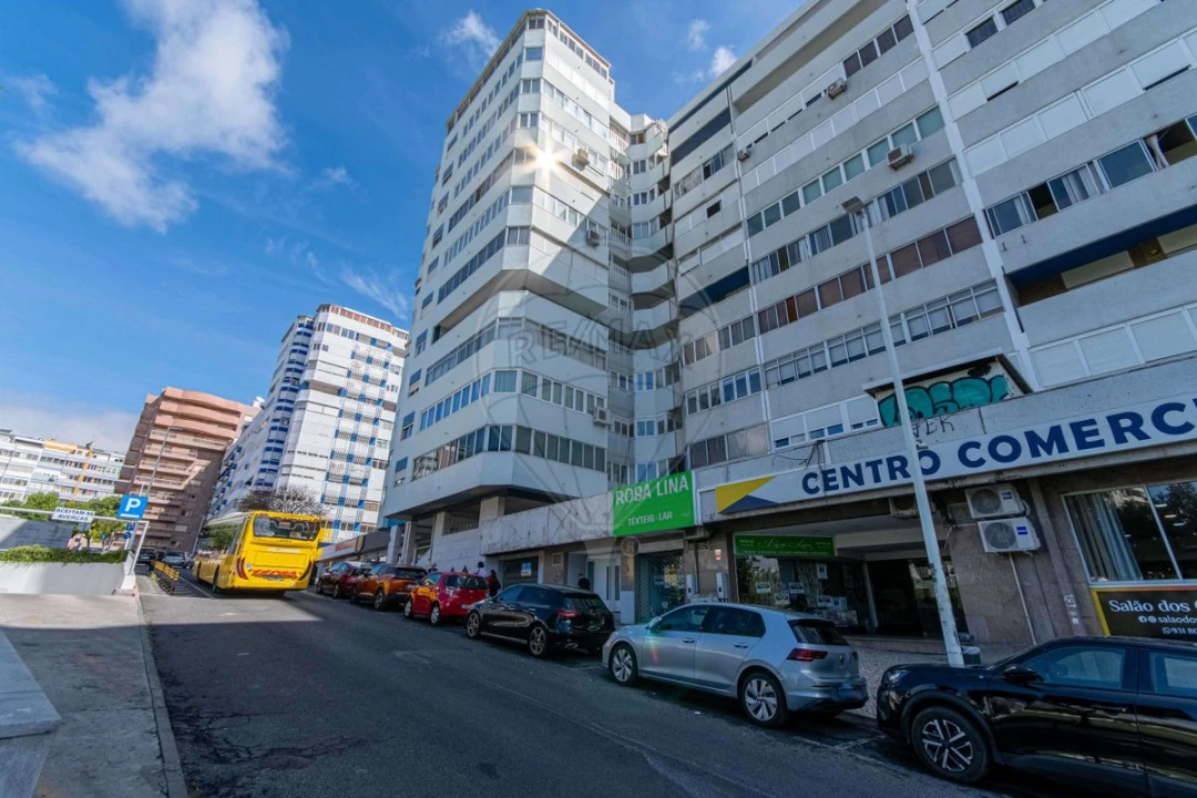 Apartamento T3 para Venda em Almada, Cova da Piedade, Pragal e Cacilhas Foto 20