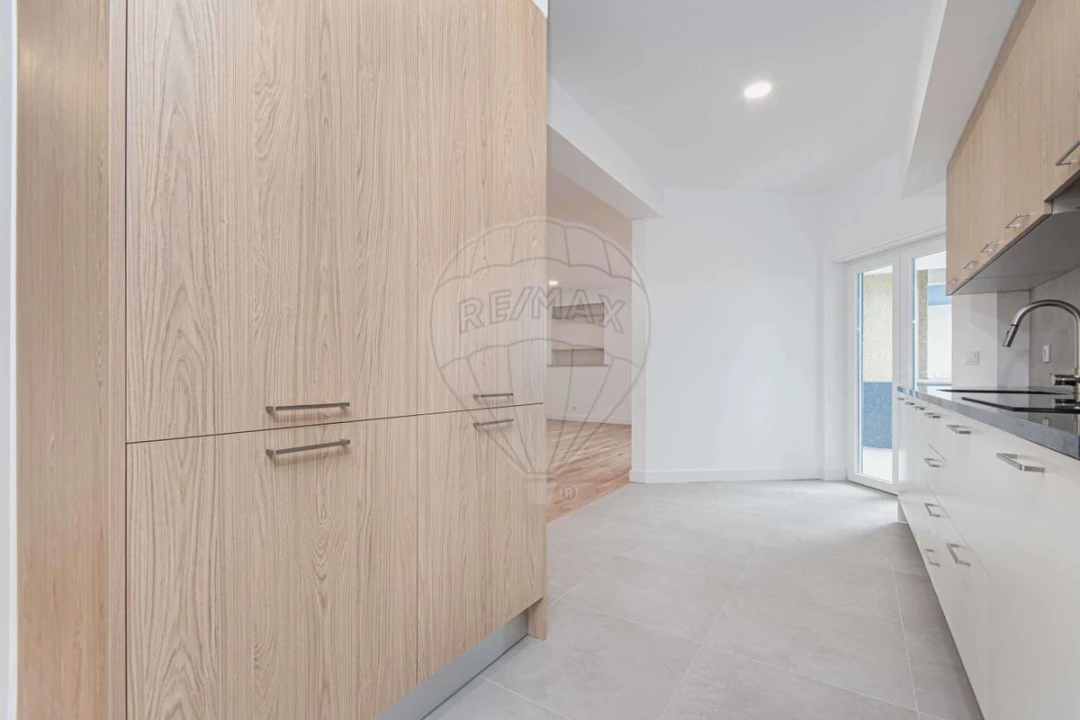 Apartamento T3 para Venda em Almada, Cova da Piedade, Pragal e Cacilhas Foto 15