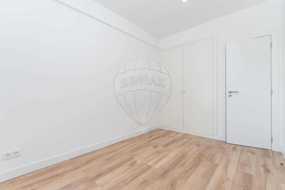 Apartamento T3 para Venda em Almada, Cova da Piedade, Pragal e Cacilhas Foto 6