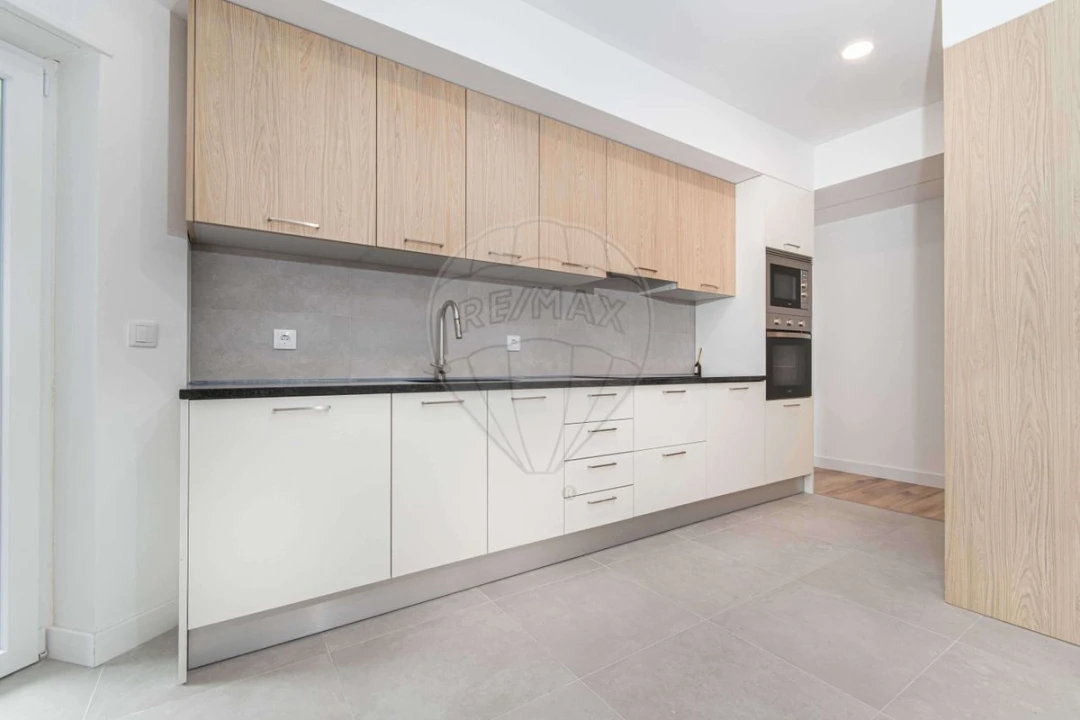 Apartamento T3 para Venda em Almada, Cova da Piedade, Pragal e Cacilhas Foto 13