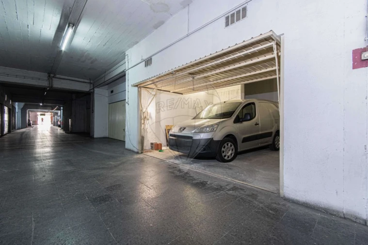 Apartamento T3 para Venda em Almada, Cova da Piedade, Pragal e Cacilhas Foto 28