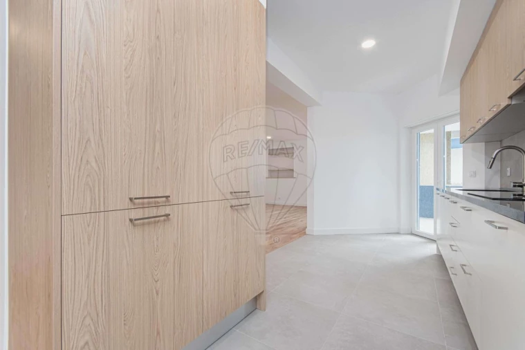 Apartamento T3 para Venda em Almada, Cova da Piedade, Pragal e Cacilhas Foto 15