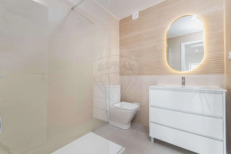 Apartamento T3 para Venda em Almada, Cova da Piedade, Pragal e Cacilhas Foto 4