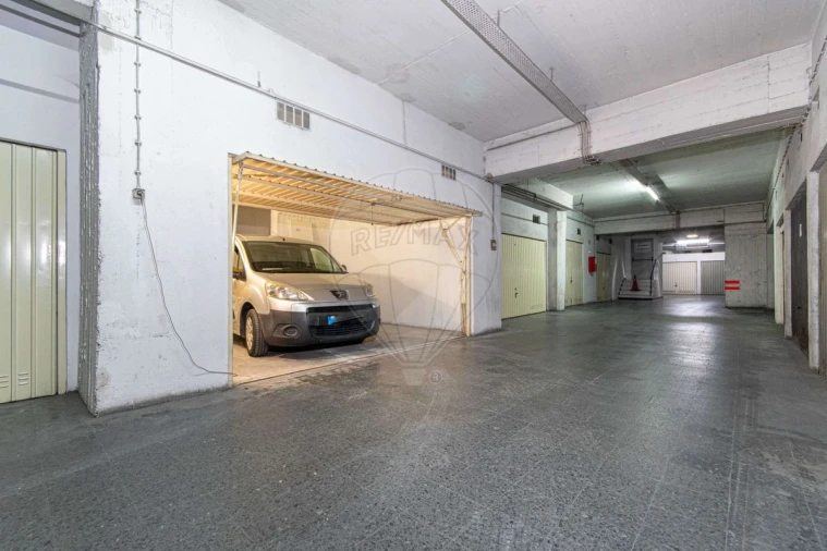 Apartamento T3 para Venda em Almada, Cova da Piedade, Pragal e Cacilhas Foto 26