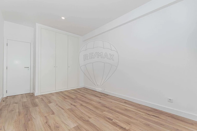 Apartamento T3 para Venda em Almada, Cova da Piedade, Pragal e Cacilhas Foto 7