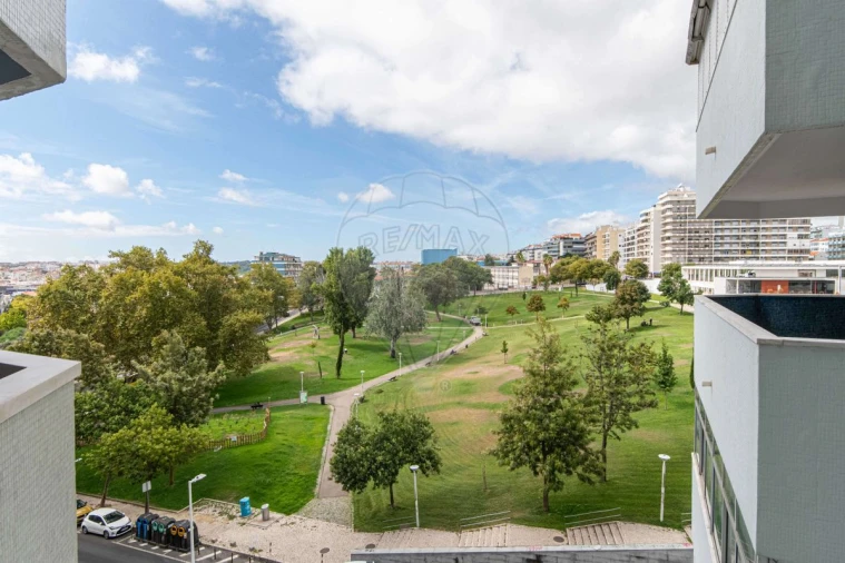 Apartamento T3 para Venda em Almada, Cova da Piedade, Pragal e Cacilhas Foto 24