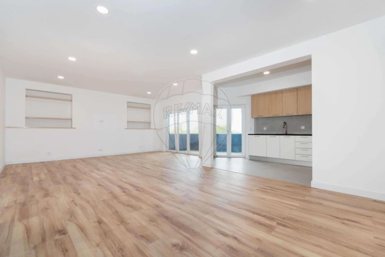 Apartamento T3 para Venda em Almada, Cova da Piedade, Pragal e Cacilhas Foto 11