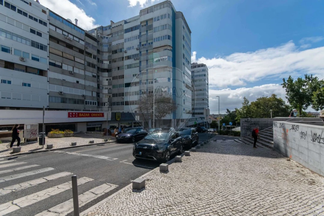 Apartamento T3 para Venda em Almada, Cova da Piedade, Pragal e Cacilhas Foto 22