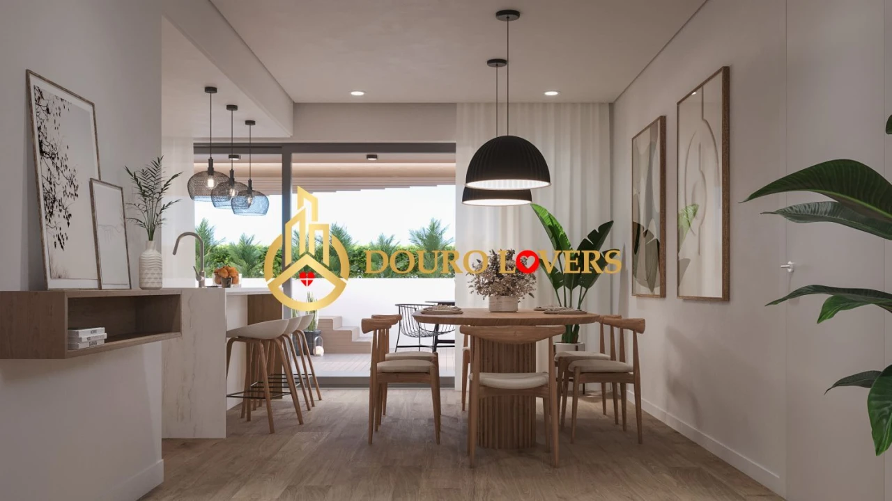 Moradia T4 para Venda em Madalena Foto 1