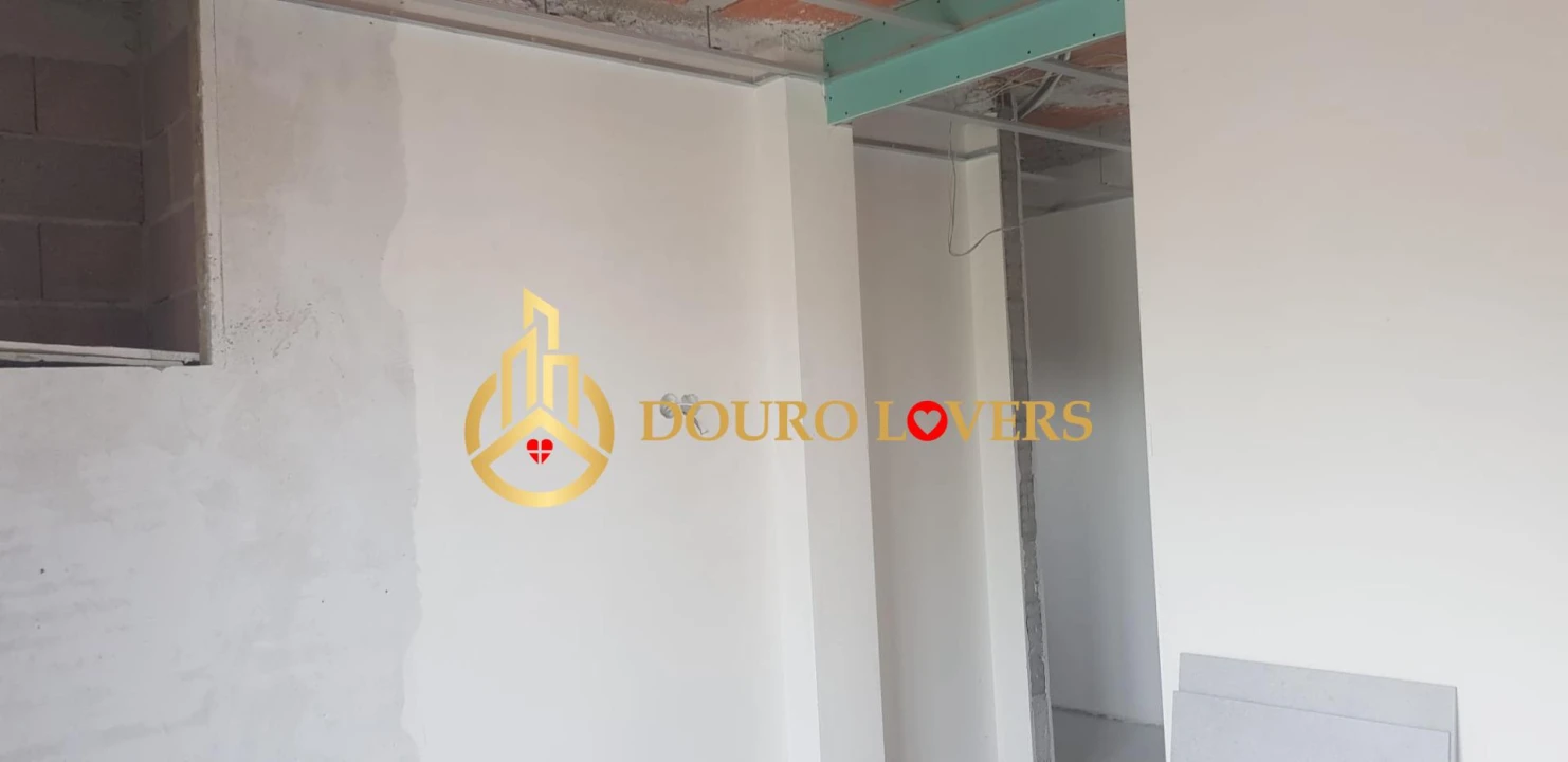 Moradia T4 para Venda em Madalena Foto 15