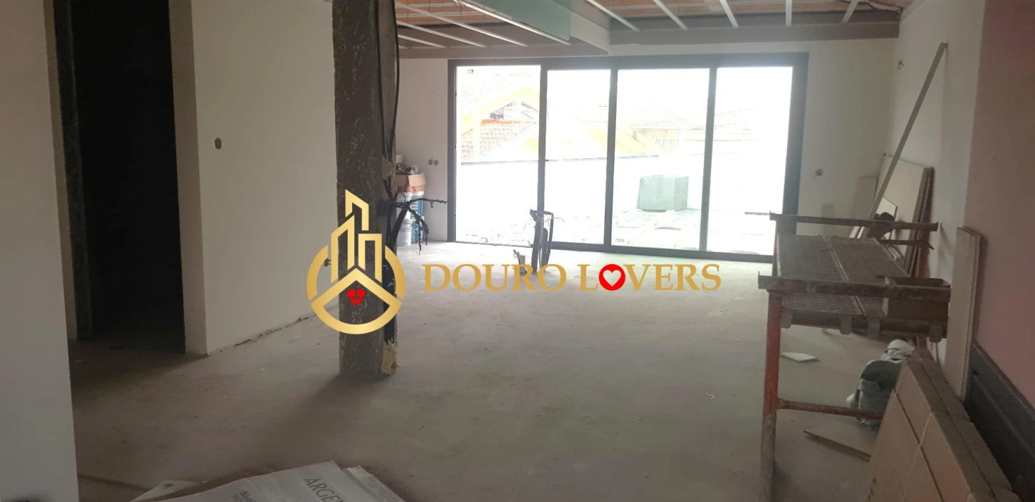 Moradia T4 para Venda em Madalena Foto 18