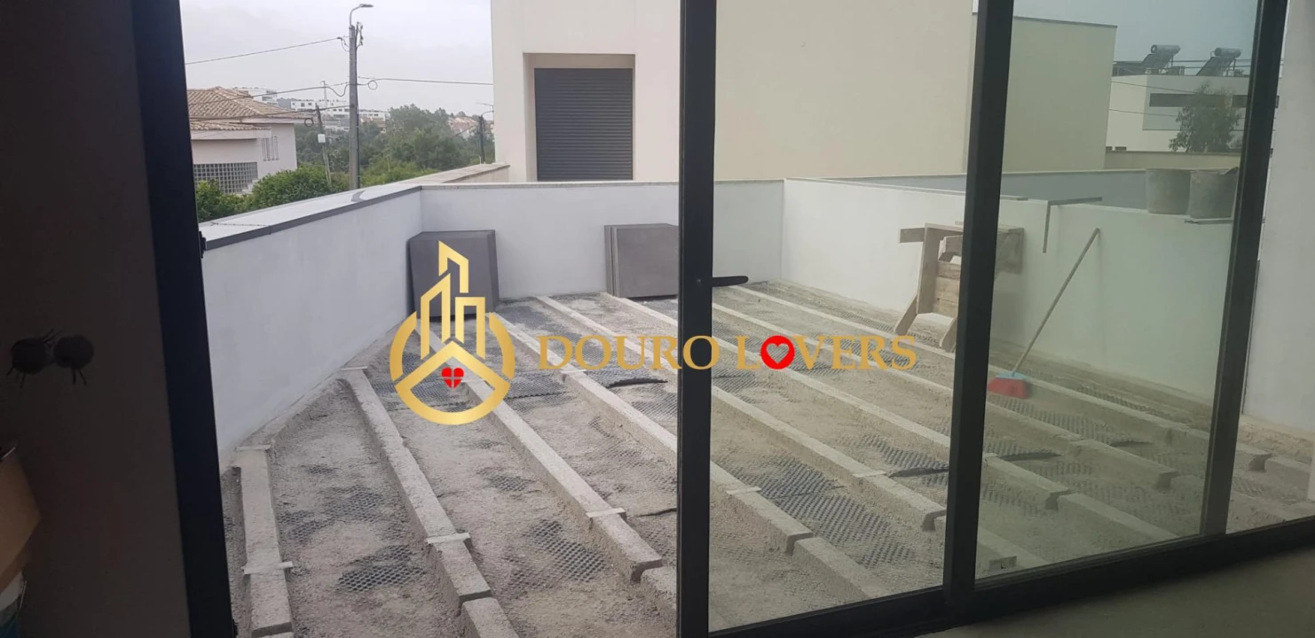 Moradia T4 para Venda em Madalena Foto 19